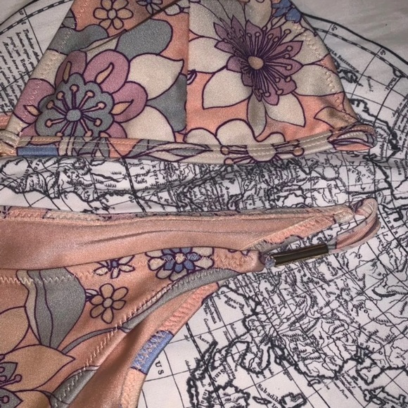 Triangl Bikini - Picture 2 of 3